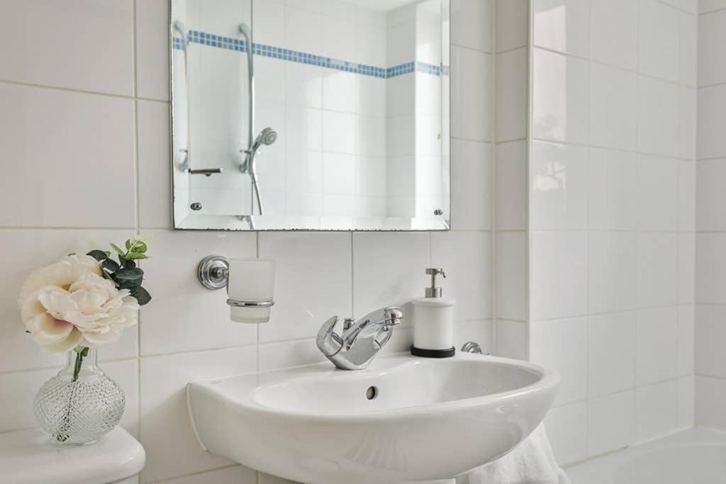 The Exclusive Gem Of Leeds - Sleeps 8 Apartment Luaran gambar