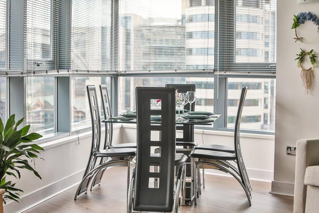 The Exclusive Gem Of Leeds - Sleeps 8 Apartment Luaran gambar